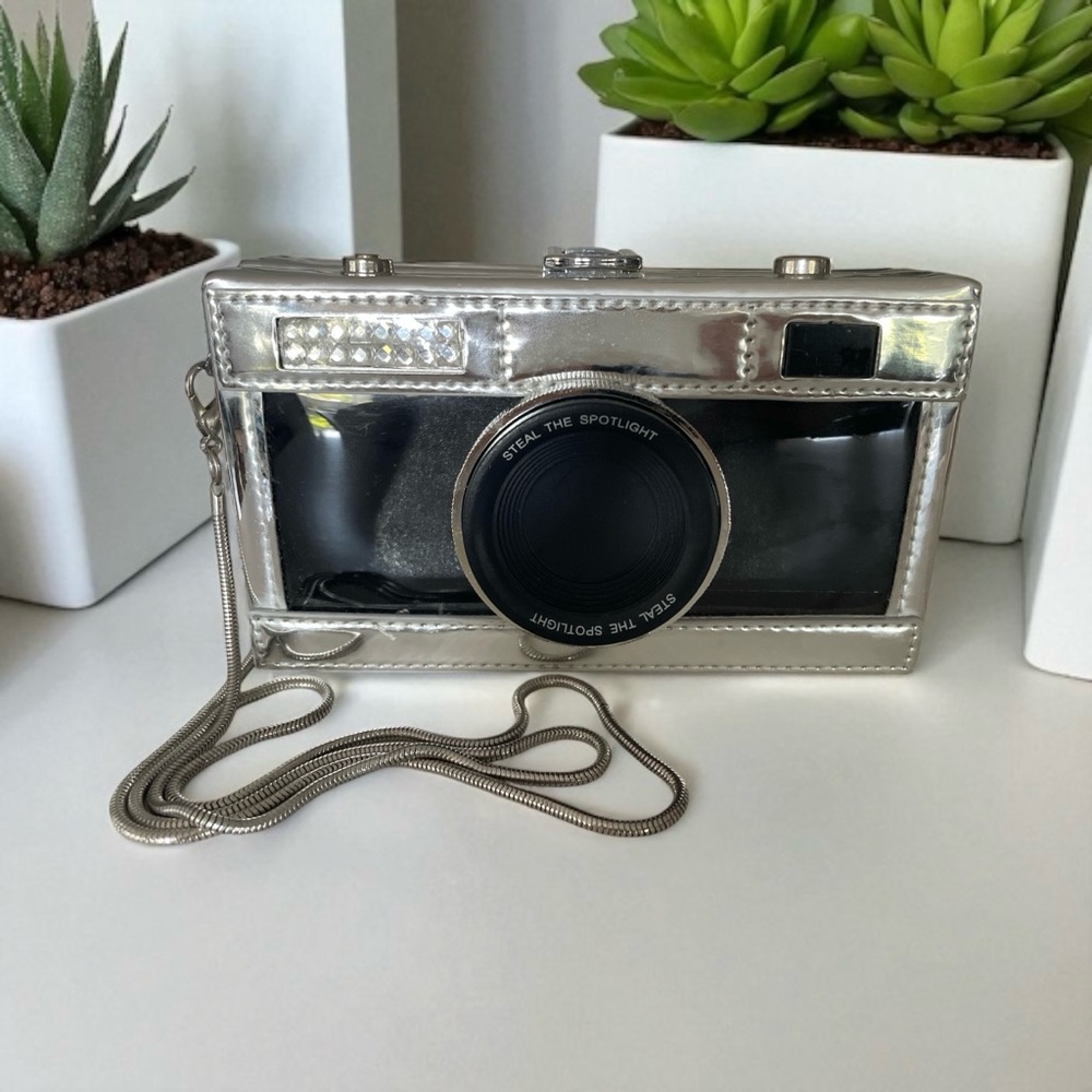 Fun Crossbody Shaped as a Camera